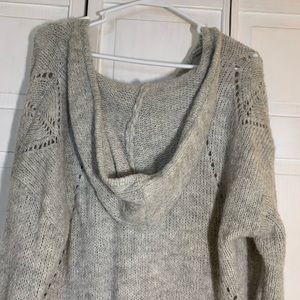 American Eagle gray sweater w hood